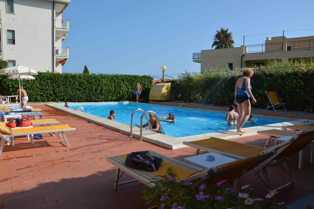 Residence Mare Verde Pietra Ligure Exteriér fotografie