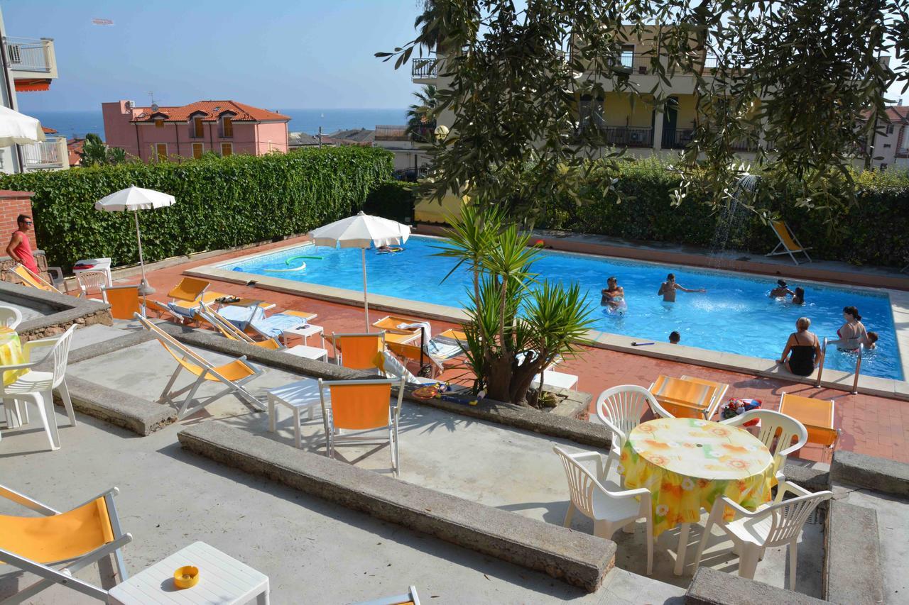 Residence Mare Verde Pietra Ligure Exteriér fotografie